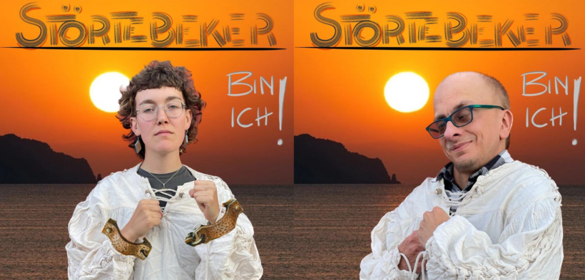 2 Menschen, nebeneinander angeordnet, die beide das selbe, weiße Gewand tragen und vor einem Meer im Sonnenuntergang stehen. Sie nehmen starke, kämpferische Posen ein.